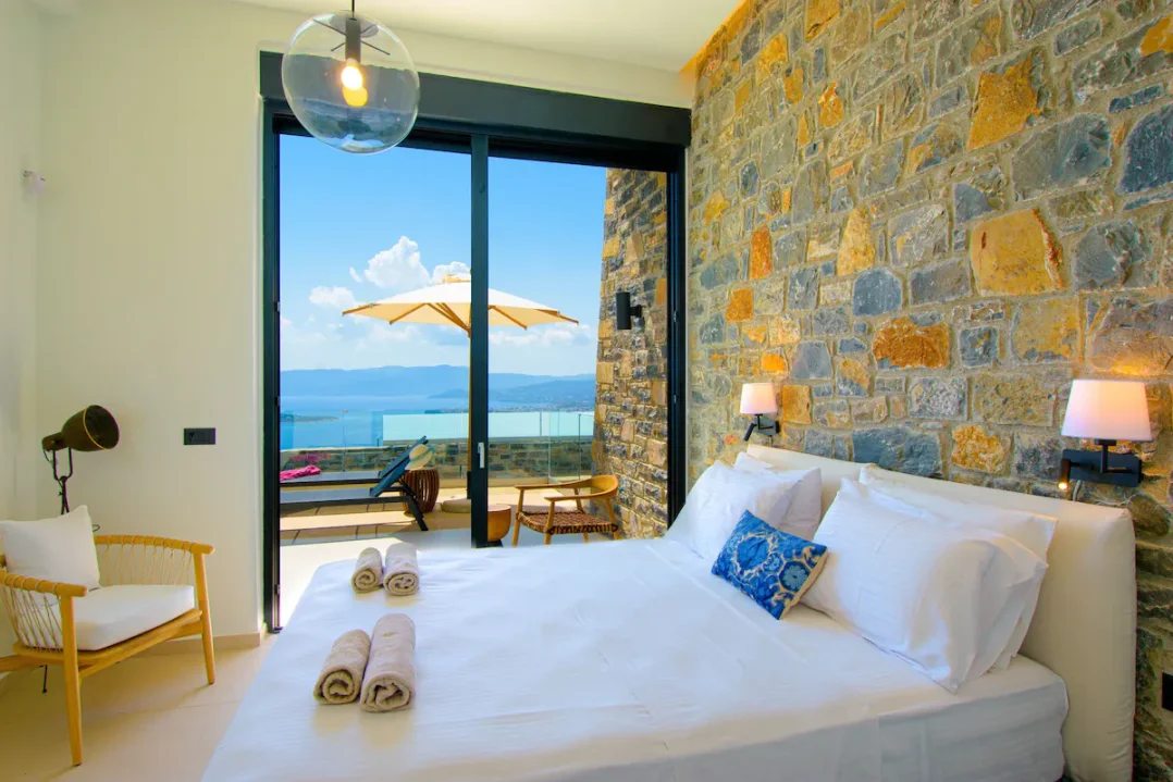Villas with swimming pools in Elounda - 9